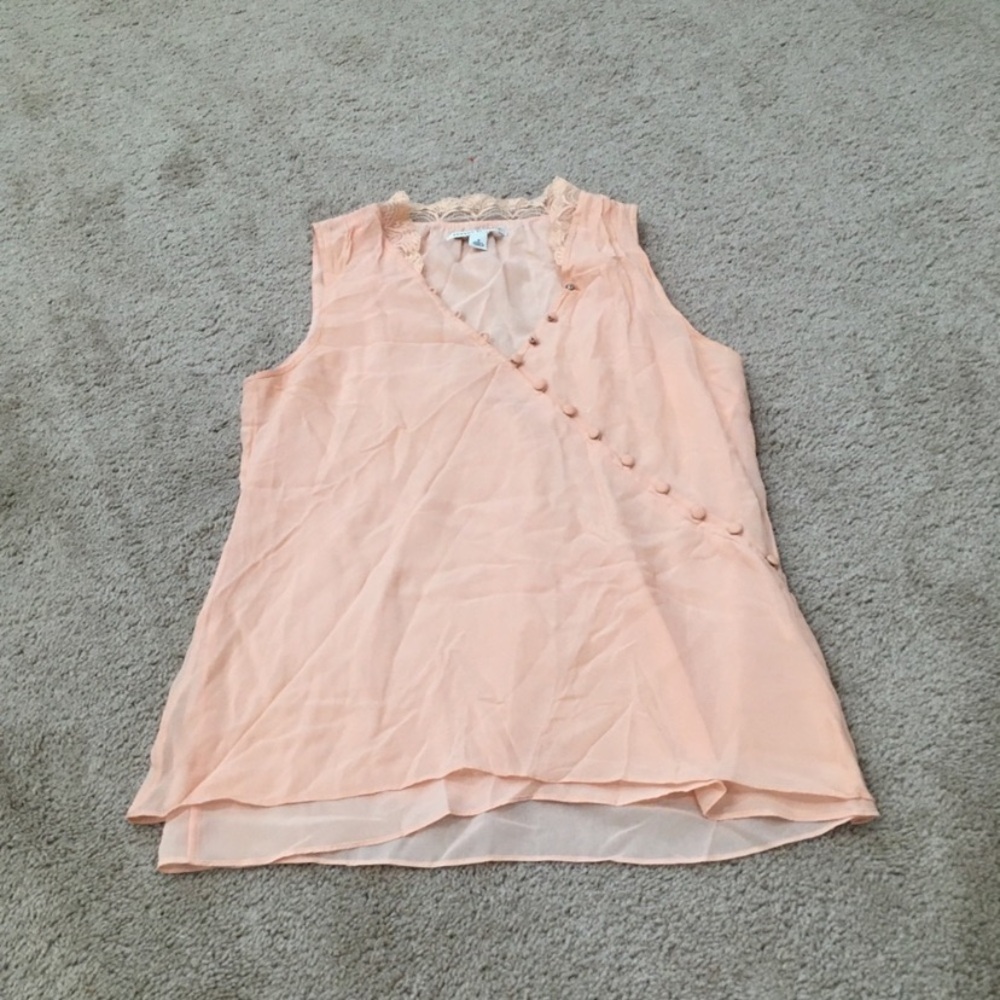 Romantic touch of lace vertical faux buttons vneck